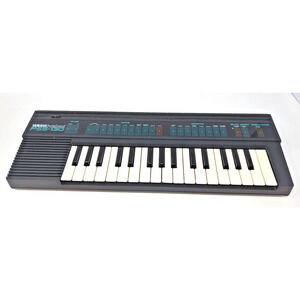 Yamaha PortaSound PSS-130 Electronic Keyboard Portable 80's Synth 8bit 32 key